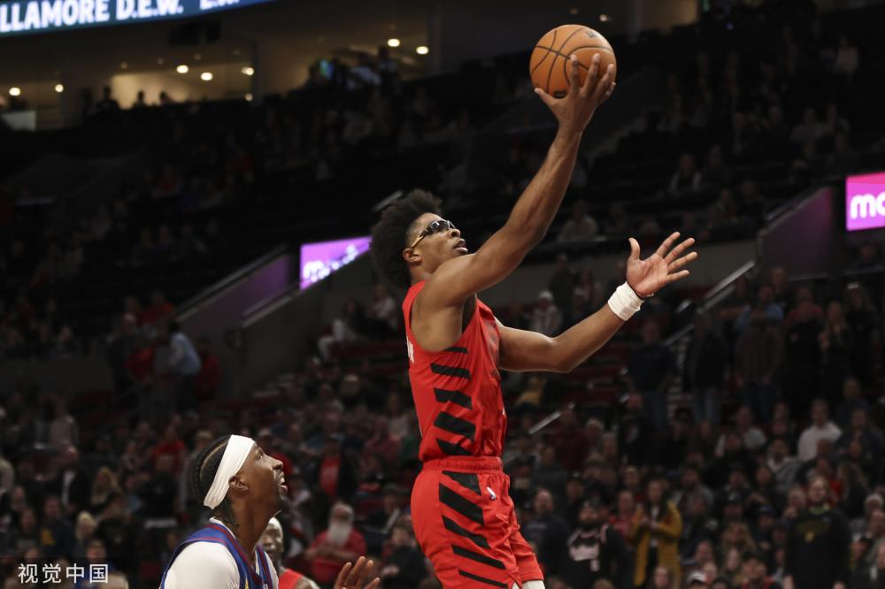 员迈向成年 员迈向成年