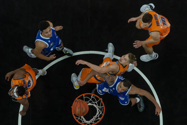 仁中场的传 仁中场的传