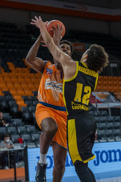 年轻选手积 年轻选手积